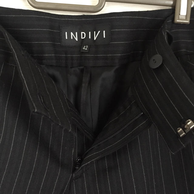 INDIVI(インディヴィ)のINDIVIブラックストライプパンツ42 レディースのフォーマル/ドレス(スーツ)の商品写真