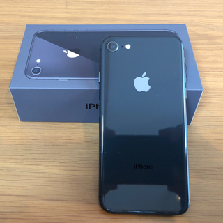 アイフォーン(iPhone)のiPhone8. 64G ブラック(携帯電話本体)