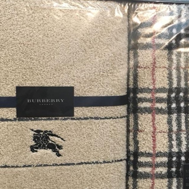 BURBERRY(バーバリー)のBURBERRYバスタオルセット&ラルフローレンバスタオル インテリア/住まい/日用品の日用品/生活雑貨/旅行(タオル/バス用品)の商品写真