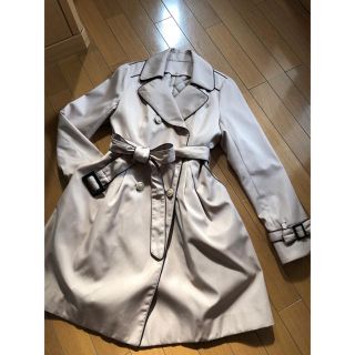 ルーデルー(Rew de Rew)の【ともっち様専用】ルーデルー ❤️袖リボン トレンチコート M(トレンチコート)