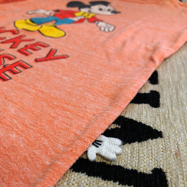 Disney(ディズニー)のミッキーTシャツ キッズ/ベビー/マタニティのキッズ服男の子用(90cm~)(Tシャツ/カットソー)の商品写真
