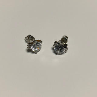 ピアス(ピアス)