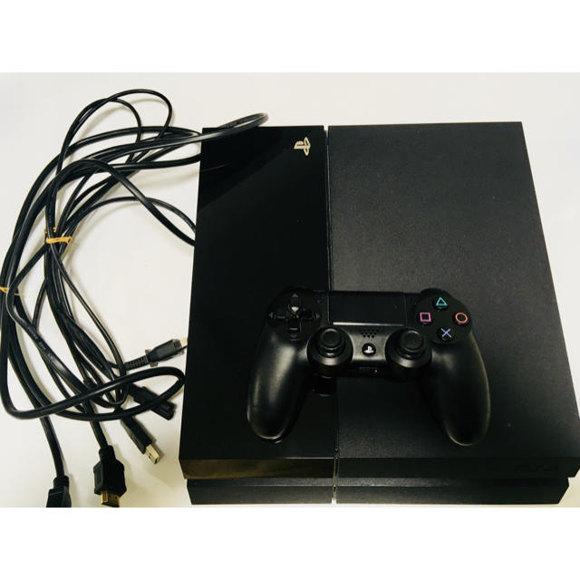 PlayStation4(プレイステーション4)のPlayStation®4 ジェット・ブラック 500GB CUH-1100A… エンタメ/ホビーのゲームソフト/ゲーム機本体(家庭用ゲーム機本体)の商品写真