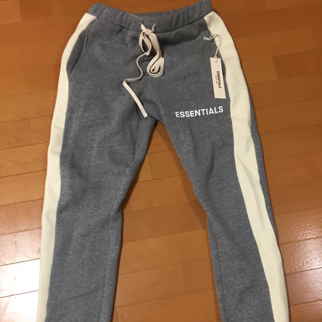 FEAR OF GOD(フィアオブゴッド)のfear of god Essentials Side Sweatpants メンズのパンツ(その他)の商品写真