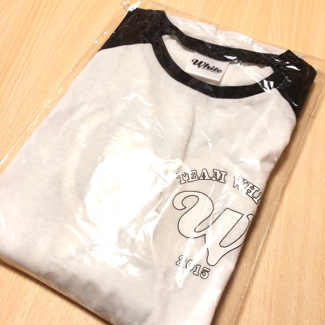 NEWS(ニュース)のNEWS White Tシャツ エンタメ/ホビーのタレントグッズ(アイドルグッズ)の商品写真