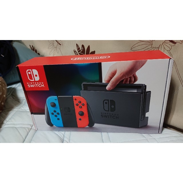 Nintendo Switch(ニンテンドースイッチ)のNintendo Switch ニンテンドースイッチ ネオンカラー エンタメ/ホビーのゲームソフト/ゲーム機本体(家庭用ゲーム機本体)の商品写真