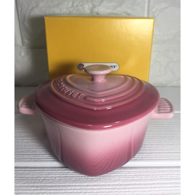 LE CREUSET(ルクルーゼ)のAzu様専用　　　　　　　　　ミニココットダムール ナチュラルピンク 新品未使用 インテリア/住まい/日用品のキッチン/食器(食器)の商品写真