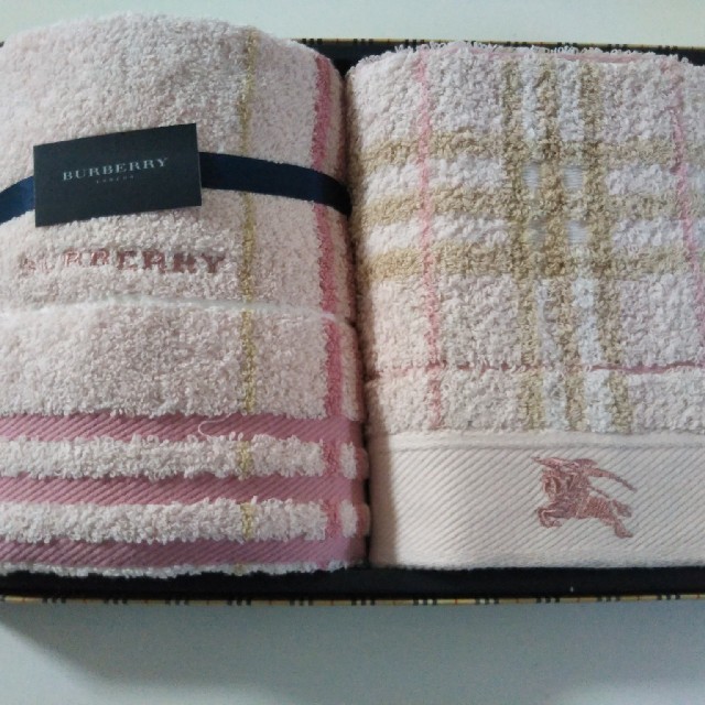 BURBERRY(バーバリー)のBURBERRYタオル2枚セット インテリア/住まい/日用品の日用品/生活雑貨/旅行(タオル/バス用品)の商品写真