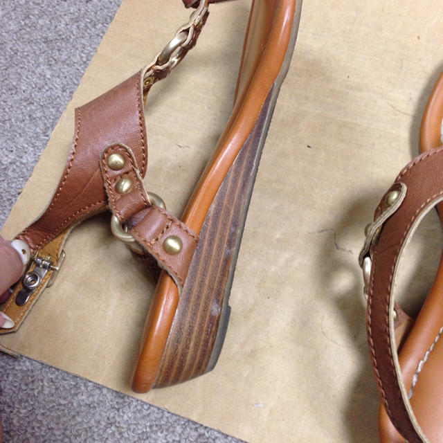 R&E(アールアンドイー)のサンダル 23.5 レディースの靴/シューズ(サンダル)の商品写真