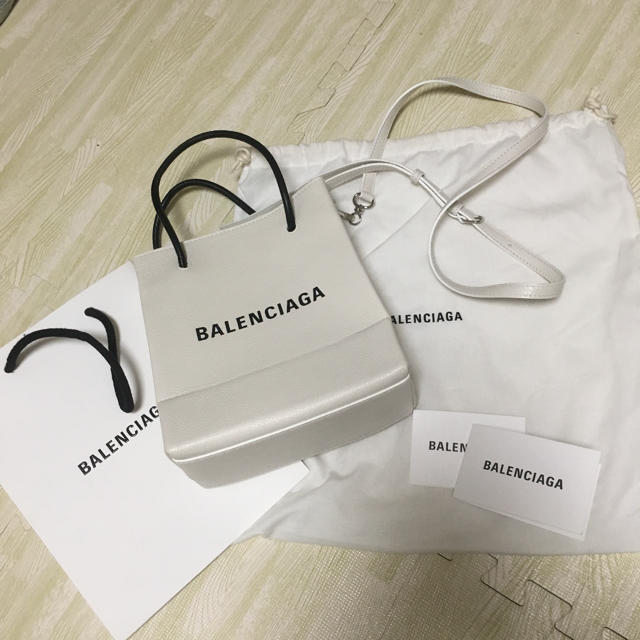 Balenciaga - 【数時間のみ使用】バレンシアガ ショッピングトートXXS