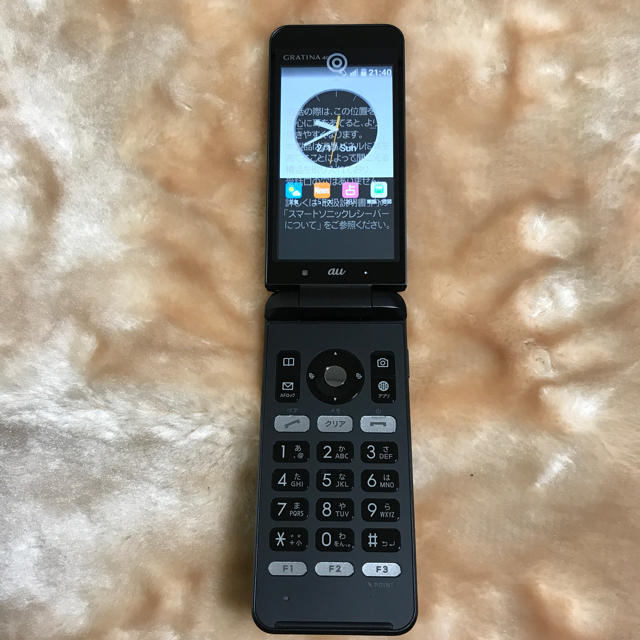 京セラ(キョウセラ)のSIMフリー au ガラホ GRATINA4G 黒 新品 未使用  スマホ/家電/カメラのスマートフォン/携帯電話(携帯電話本体)の商品写真