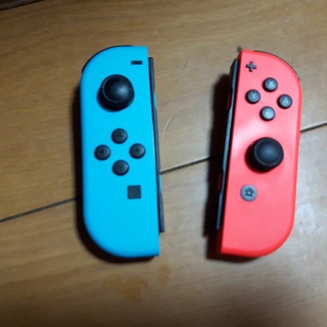 Nintendo Switch(ニンテンドースイッチ)のSwitch リモコン エンタメ/ホビーのゲームソフト/ゲーム機本体(家庭用ゲーム機本体)の商品写真