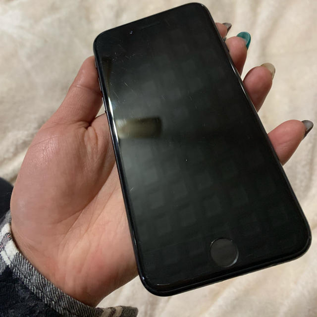 iPhone 7 Jet Black 128 GB au