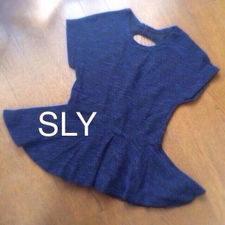 スライ(SLY)のSLY 背中あきペプラムトップス(Tシャツ(半袖/袖なし))