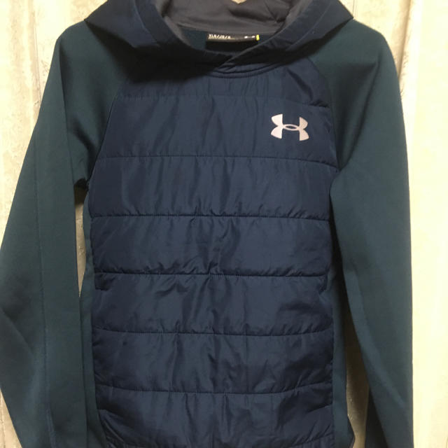 UNDER ARMOUR(アンダーアーマー)の子供用ダウンジャケット　美品 キッズ/ベビー/マタニティのキッズ服男の子用(90cm~)(ジャケット/上着)の商品写真