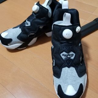 リーボック(Reebok)のReebok　ポンプフューリー　27.5　ブラック×グレー(スニーカー)