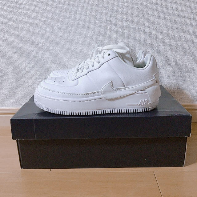 NIKE(ナイキ)の◎NIKE AF1 JESTER XX 23.5cm レディースの靴/シューズ(スニーカー)の商品写真