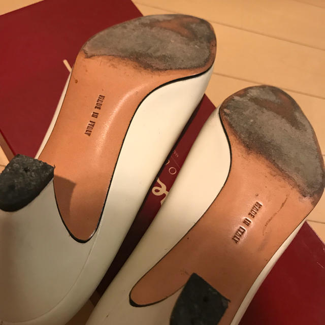 Ferragamo(フェラガモ)のフェラガモパンプス＊サイズ8 24.5cm レディースの靴/シューズ(ハイヒール/パンプス)の商品写真