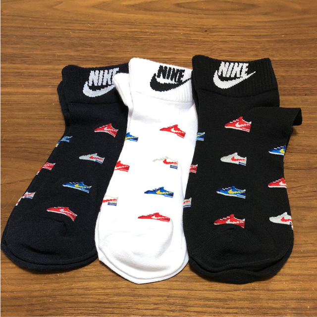 NIKE(ナイキ)の☆新品未使用 ナイキ靴下 ３足セット  NIKE レディースのレッグウェア(ソックス)の商品写真