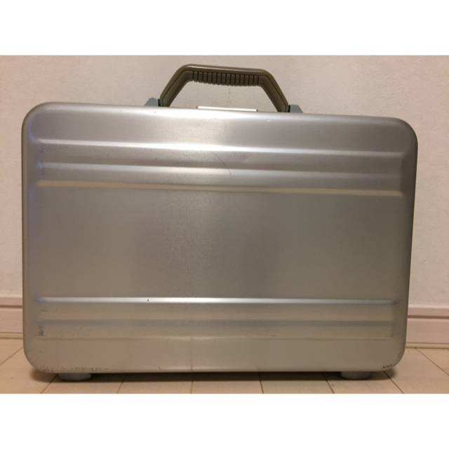 ZERO HALLIBURTON - 中古ゼロハリバートン(確かSE3-SI)の通販 by