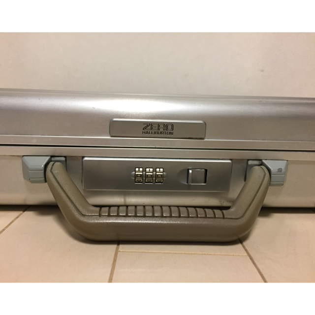 ZERO HALLIBURTON - 中古ゼロハリバートン(確かSE3-SI)の通販 by