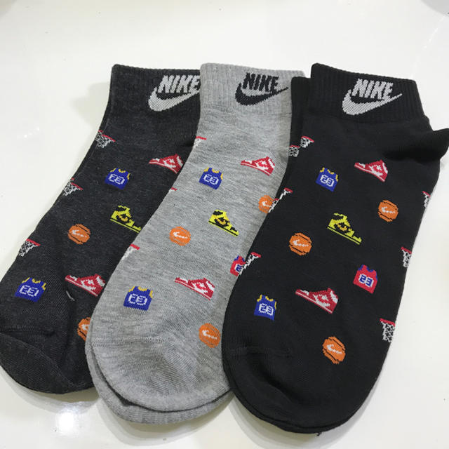 NIKE(ナイキ)の☆新品未使用 ナイキ靴下 バスケ柄 NIKE レディースのレッグウェア(ソックス)の商品写真