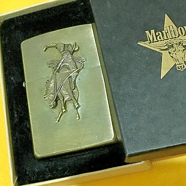 ZIPPO 超希少 未使用 マルボロ カウボーイ GOLDとハーレートリック2点 | フリマアプリ ラクマ