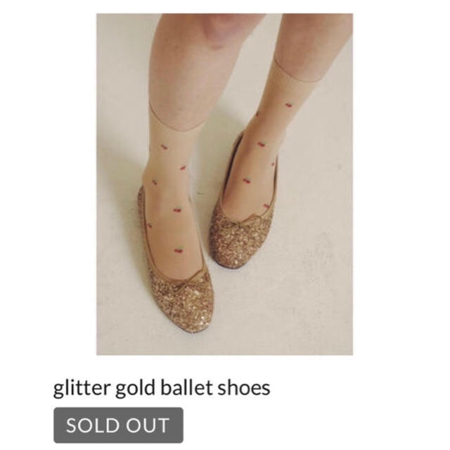 Lochie(ロキエ)のépine(エピヌ) glitter gold ballet shoes レディースの靴/シューズ(バレエシューズ)の商品写真