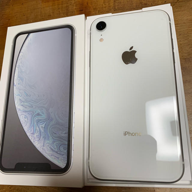 iPhone - iPhone XR 64G 白 ドコモの通販 by りゅう's shop｜アイ