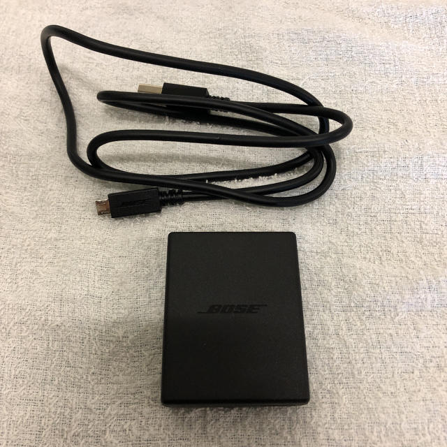 BOSE(ボーズ)のBOSE 充電器 スマホ/家電/カメラのスマートフォン/携帯電話(バッテリー/充電器)の商品写真