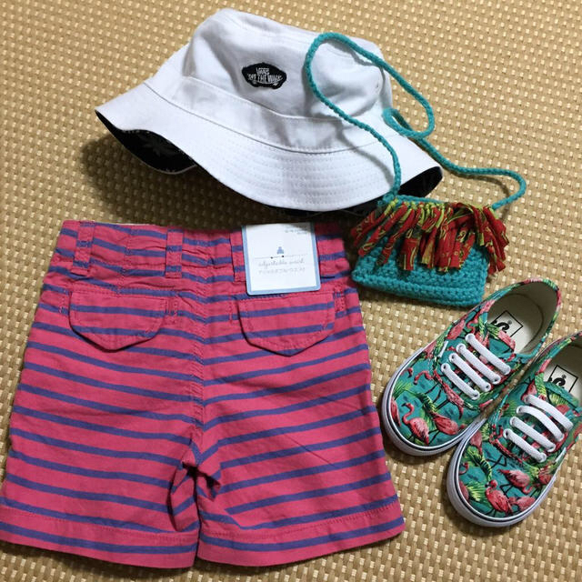 babyGAP(ベビーギャップ)のbabyGap ボーダーハーフPT キッズ/ベビー/マタニティのキッズ服男の子用(90cm~)(その他)の商品写真