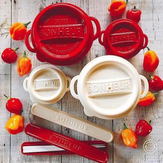 ルクルーゼ(LE CREUSET)のおしゃれなランチボックス2個セット＊ボヌール(弁当用品)