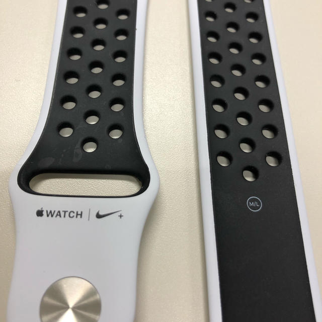 Apple(アップル)のapple watch 42mm nike スポーツバンド 白黒 スマホ/家電/カメラのスマホアクセサリー(その他)の商品写真