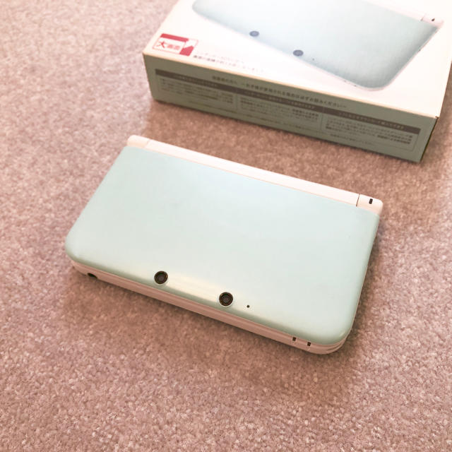 ニンテンドー3DS(ニンテンドー3DS)の【美品】3DS LL [ミント×ホワイト] *充電器付き 動作確認済み エンタメ/ホビーのゲームソフト/ゲーム機本体(携帯用ゲーム機本体)の商品写真