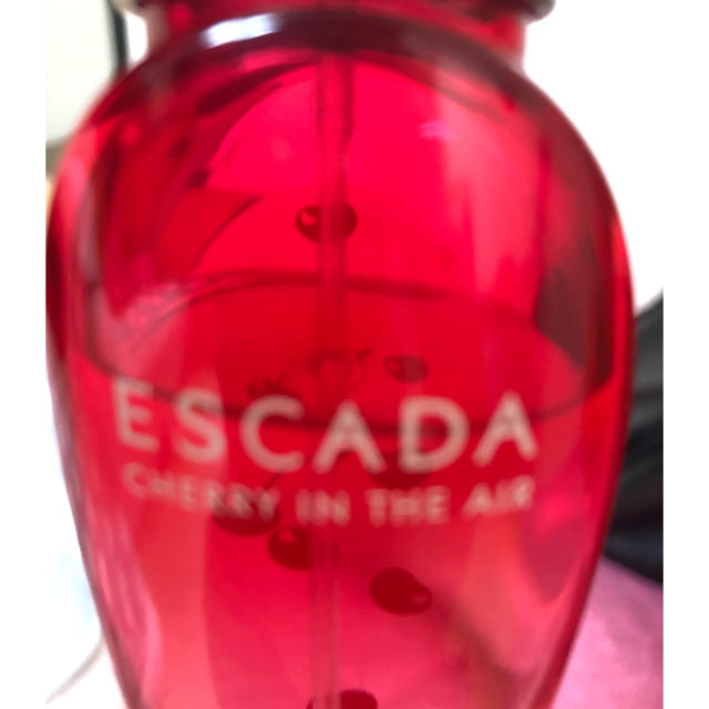 ESCADA(エスカーダ)の〇廃盤〇ESCADA CHERRY IN THE AIR香水〇 コスメ/美容の香水(香水(女性用))の商品写真