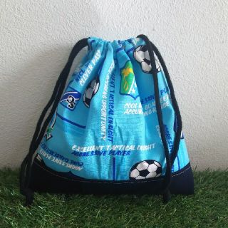 ハンドメイド　サッカー　給食袋♡(外出用品)