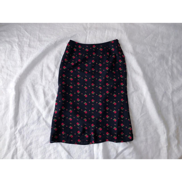 バラのスカート レディースのスカート(ひざ丈スカート)の商品写真