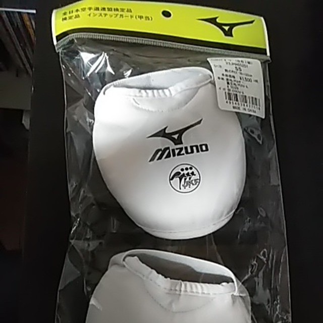 MIZUNO(ミズノ)の★新品★ミズノ  インステップガード スポーツ/アウトドアの野球(防具)の商品写真