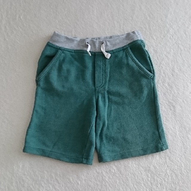 babyGAP(ベビーギャップ)のbabyGap スウェットハーフパンツ 110cm キッズ/ベビー/マタニティのキッズ服男の子用(90cm~)(パンツ/スパッツ)の商品写真