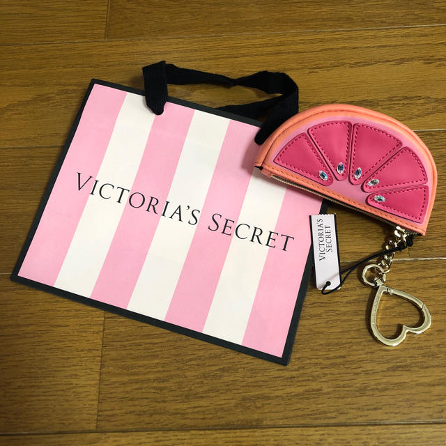 Victoria's Secret(ヴィクトリアズシークレット)のVictoria's SECRETビクトリアズシークレット フルーツキーポーチ レディースのファッション小物(ポーチ)の商品写真