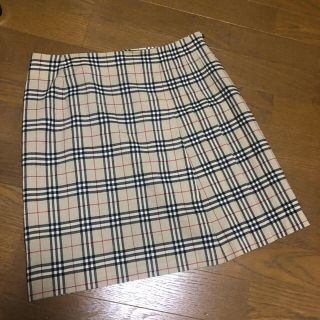 バーバリー(BURBERRY)のBURBERRY BLUE LABEL スカート 🏷 (ひざ丈スカート)