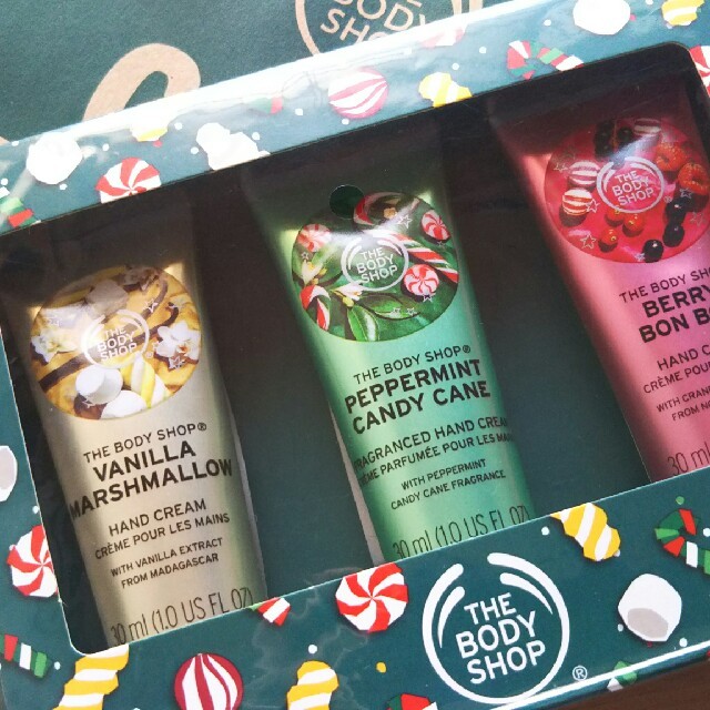 THE BODY SHOP(ザボディショップ)のボディーショップ ホリデー ハンドクリーム トリオ セット コスメ/美容のボディケア(ハンドクリーム)の商品写真