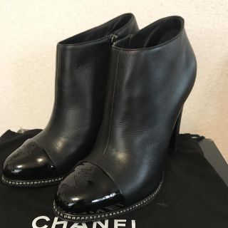 シャネル(CHANEL)のシャネル 黒 ショートブーツ  ブーティ(ブーティ)