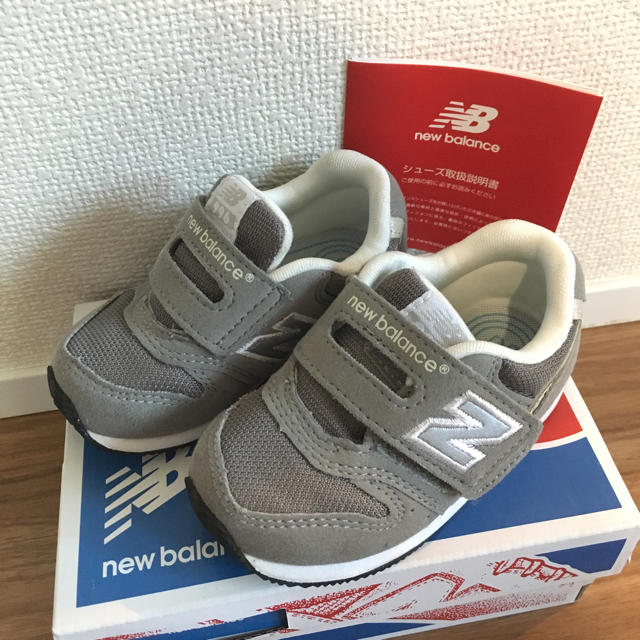 New Balance(ニューバランス)のニューバランス ベビーシューズ グレー キッズ/ベビー/マタニティのベビー靴/シューズ(~14cm)(スニーカー)の商品写真