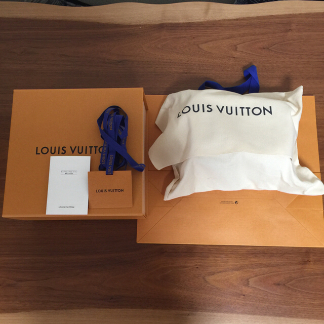 LOUIS VUITTON(ルイヴィトン)のヴァージルアブロー ルイヴィトン ミニソフトトランク LOUIS VUITTON メンズのバッグ(その他)の商品写真