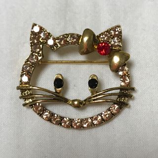 ［美品］✨キラキラ✨ネコのブローチ🐱(ブローチ/コサージュ)