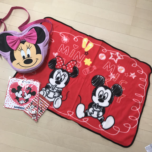 Disney(ディズニー)のミニーちゃん ショルダーバッグセット キッズ/ベビー/マタニティのこども用バッグ(ポシェット)の商品写真