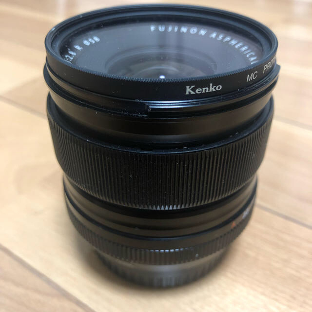 富士フイルム(フジフイルム)のFUJIFILM XF14mm F2.8 スマホ/家電/カメラのカメラ(レンズ(単焦点))の商品写真
