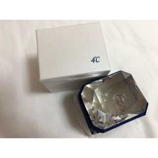 ヨンドシー(4℃)の4°C(ピアス)