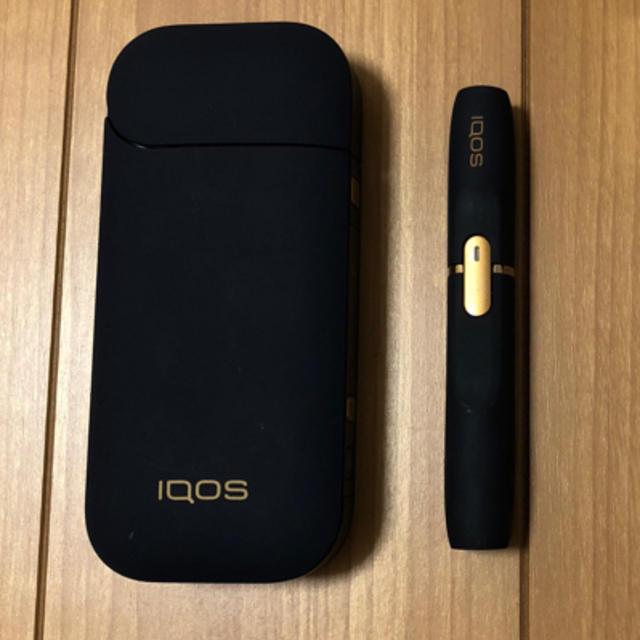 IQOS(アイコス)の☆送料込み☆ iQOS 2.4plus  チャージャー、ホルダーセット メンズのファッション小物(タバコグッズ)の商品写真